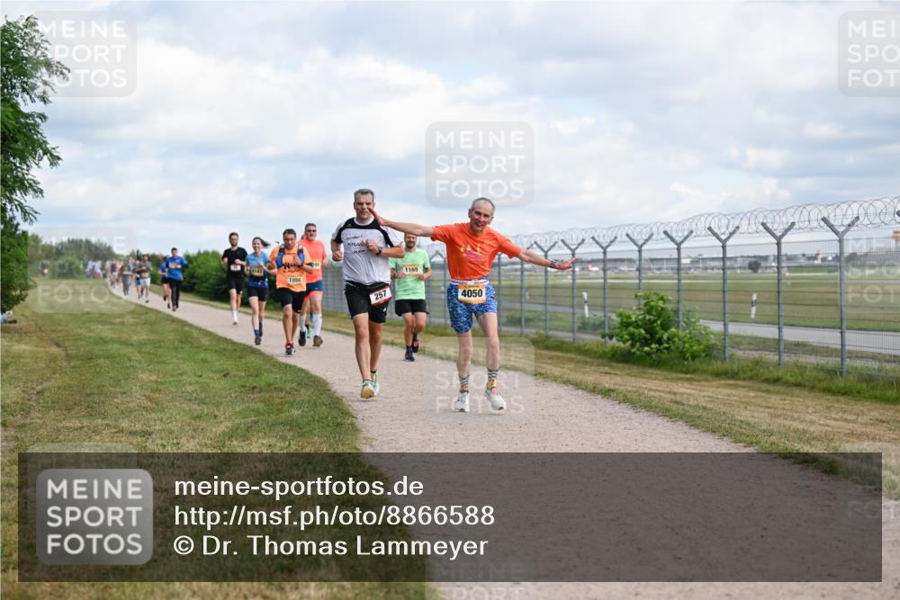 14.09.2025 - Airport Race Dr. Thomas Lammeyer http://msf.ph/oto/8866588 14.09.2025 12:07:20 Laufen 4143, 1050, 257, 1169, 4050 meine-sportfotos.de