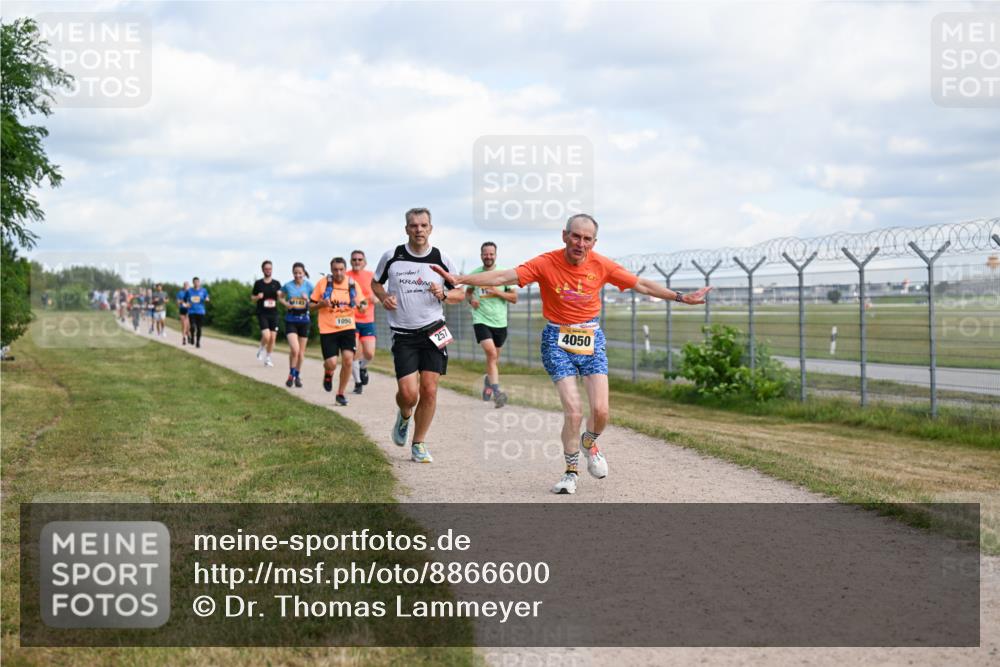 14.09.2025 - Airport Race Dr. Thomas Lammeyer http://msf.ph/oto/8866600 14.09.2025 12:07:21 Laufen 1050, 257, 4050 meine-sportfotos.de
