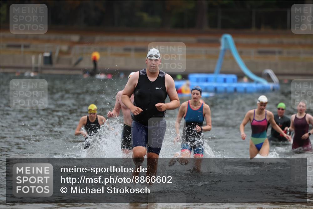 14.09.2025 - Stadtparktriathlon Michael Strokosch http://msf.ph/oto/8866602 14.09.2025 09:45:40 Schwimmen 528, 545, 547, 580, 593, 604 meine-sportfotos.de