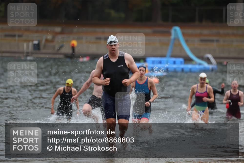 14.09.2025 - Stadtparktriathlon Michael Strokosch http://msf.ph/oto/8866603 14.09.2025 09:45:40 Schwimmen 528, 545, 547, 580, 593, 604 meine-sportfotos.de