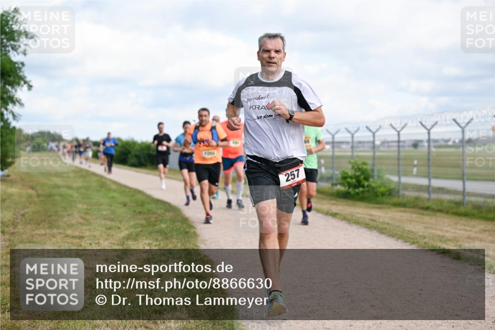 14.09.2025 - Airport Race Dr. Thomas Lammeyer http://msf.ph/oto/8866630 14.09.2025 12:07:23 Laufen 100, 257 meine-sportfotos.de