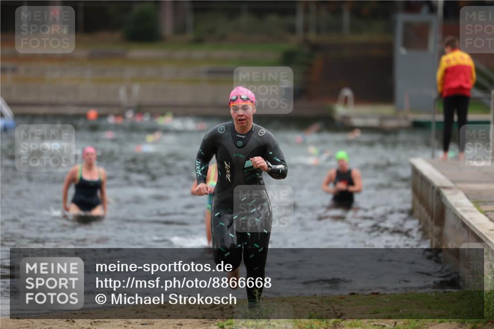 14.09.2025 - Stadtparktriathlon Michael Strokosch http://msf.ph/oto/8866668 14.09.2025 09:46:18 Schwimmen 511, 594, 610 meine-sportfotos.de