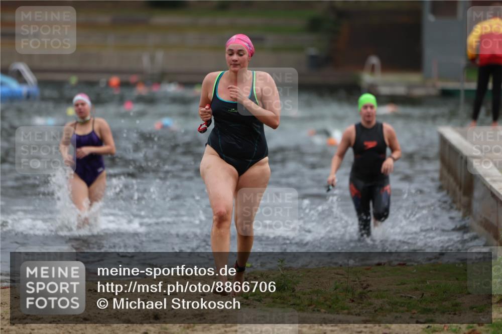 14.09.2025 - Stadtparktriathlon Michael Strokosch http://msf.ph/oto/8866706 14.09.2025 09:46:28 Schwimmen 511, 594, 596, 620 meine-sportfotos.de