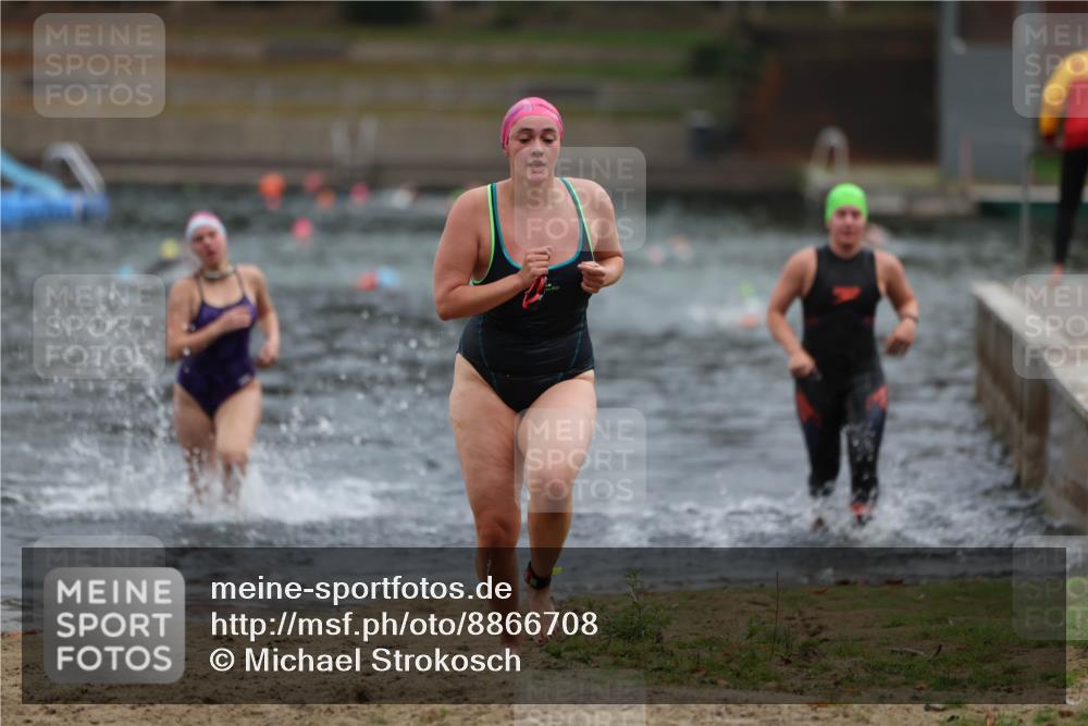 14.09.2025 - Stadtparktriathlon Michael Strokosch http://msf.ph/oto/8866708 14.09.2025 09:46:29 Schwimmen 511, 594, 596, 620 meine-sportfotos.de