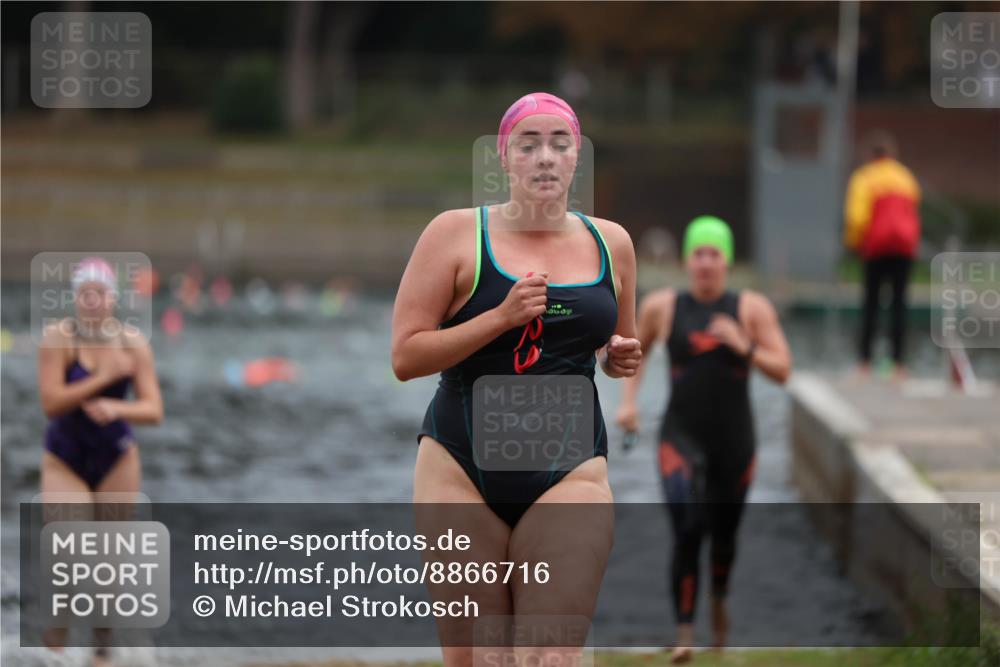 14.09.2025 - Stadtparktriathlon Michael Strokosch http://msf.ph/oto/8866716 14.09.2025 09:46:30 Schwimmen 511, 594, 596, 620 meine-sportfotos.de