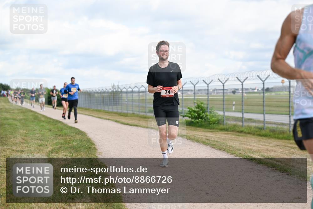 14.09.2025 - Airport Race Dr. Thomas Lammeyer http://msf.ph/oto/8866726 14.09.2025 12:07:28 Laufen 74 meine-sportfotos.de