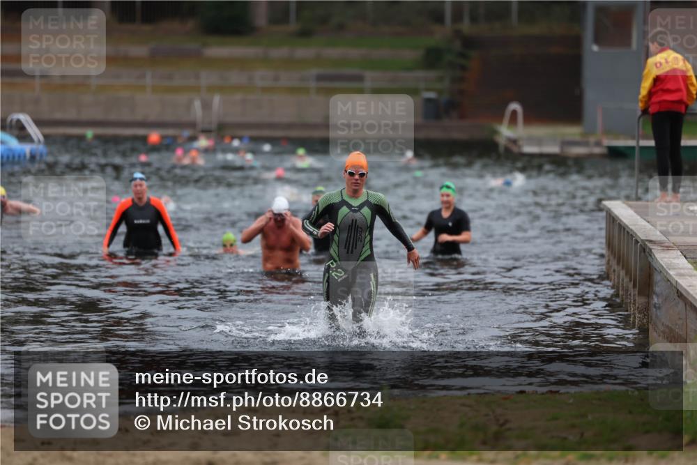 14.09.2025 - Stadtparktriathlon Michael Strokosch http://msf.ph/oto/8866734 14.09.2025 09:46:51 Schwimmen 523 meine-sportfotos.de