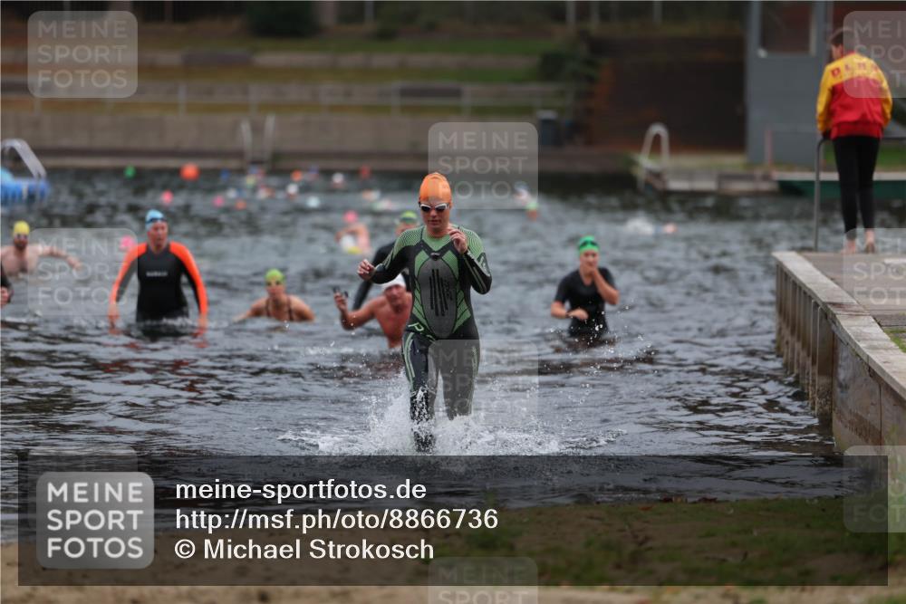 14.09.2025 - Stadtparktriathlon Michael Strokosch http://msf.ph/oto/8866736 14.09.2025 09:46:52 Schwimmen 523 meine-sportfotos.de