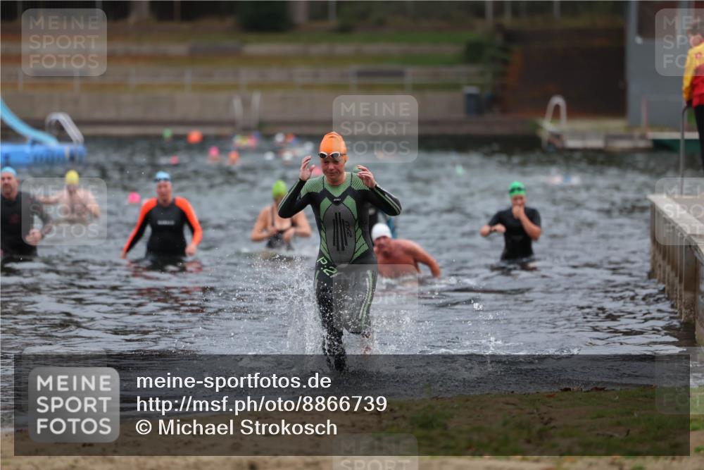 14.09.2025 - Stadtparktriathlon Michael Strokosch http://msf.ph/oto/8866739 14.09.2025 09:46:53 Schwimmen 523 meine-sportfotos.de