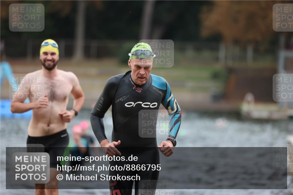 14.09.2025 - Stadtparktriathlon Michael Strokosch http://msf.ph/oto/8866795 14.09.2025 09:47:15 Schwimmen 570, 597, 598 meine-sportfotos.de