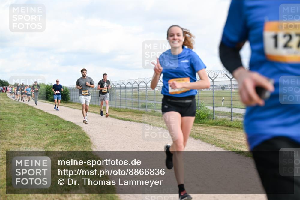 14.09.2025 - Airport Race Dr. Thomas Lammeyer http://msf.ph/oto/8866836 14.09.2025 12:07:35 Laufen 1373, 1266, 127 meine-sportfotos.de