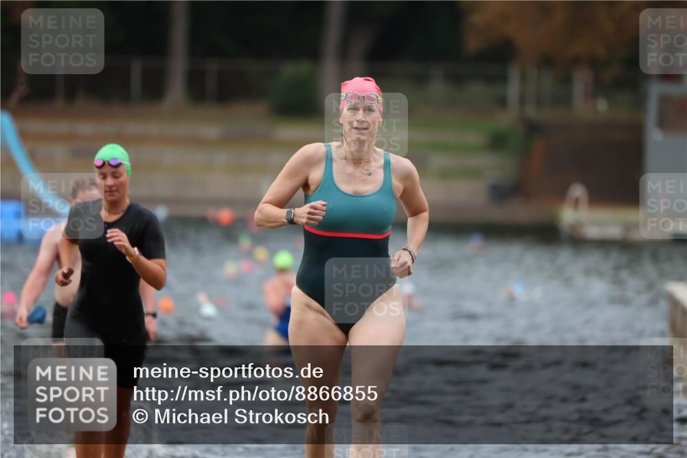 14.09.2025 - Stadtparktriathlon Michael Strokosch http://msf.ph/oto/8866855 14.09.2025 09:47:54 Schwimmen 608, 609, 660 meine-sportfotos.de