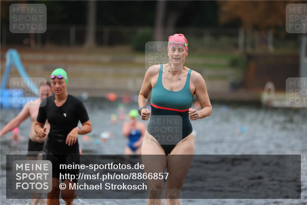 14.09.2025 - Stadtparktriathlon Michael Strokosch http://msf.ph/oto/8866857 14.09.2025 09:47:55 Schwimmen 608, 609, 660 meine-sportfotos.de