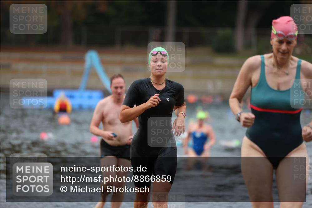 14.09.2025 - Stadtparktriathlon Michael Strokosch http://msf.ph/oto/8866859 14.09.2025 09:47:56 Schwimmen 608, 609, 660 meine-sportfotos.de