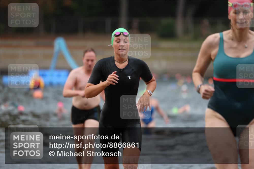14.09.2025 - Stadtparktriathlon Michael Strokosch http://msf.ph/oto/8866861 14.09.2025 09:47:56 Schwimmen 608, 609, 660 meine-sportfotos.de
