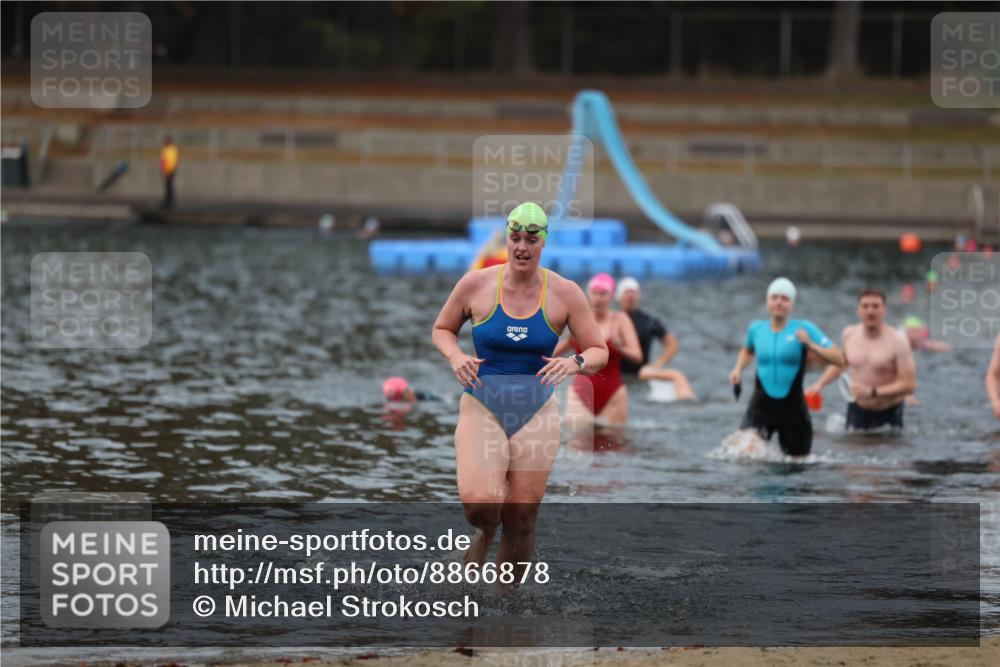 14.09.2025 - Stadtparktriathlon Michael Strokosch http://msf.ph/oto/8866878 14.09.2025 09:48:04 Schwimmen 514, 555, 616 meine-sportfotos.de