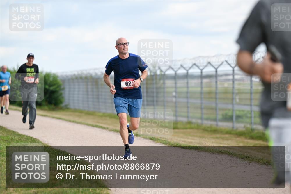 14.09.2025 - Airport Race Dr. Thomas Lammeyer http://msf.ph/oto/8866879 14.09.2025 12:07:39 Laufen 231, 62 meine-sportfotos.de