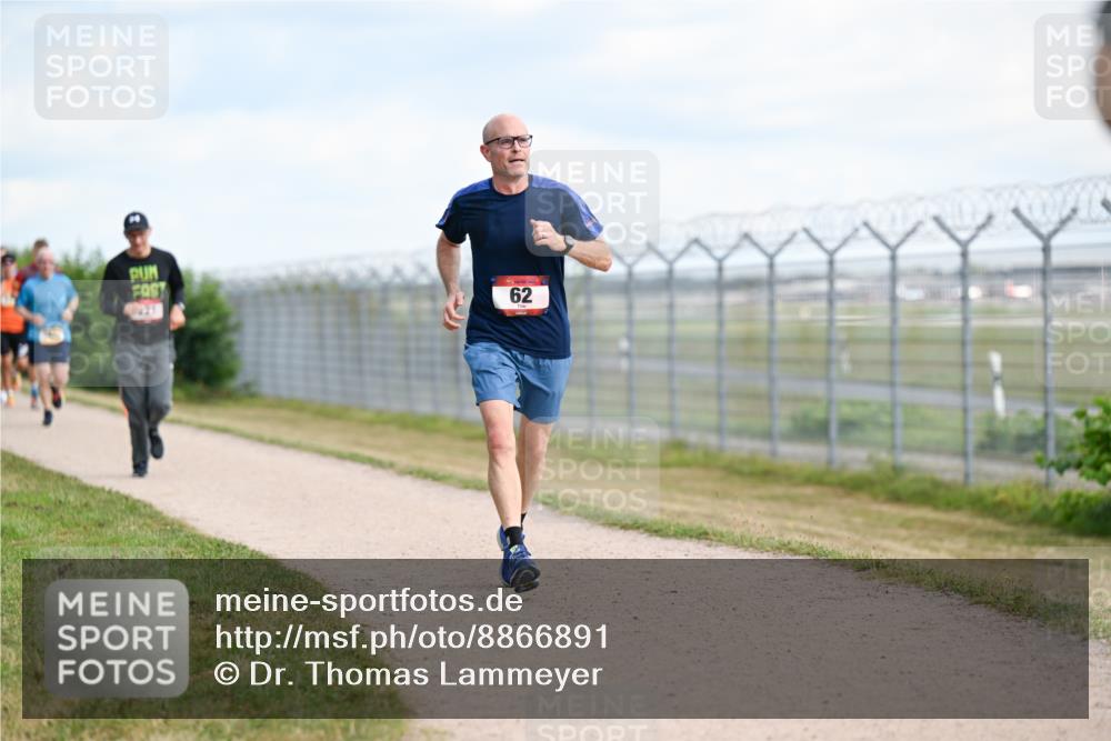 14.09.2025 - Airport Race Dr. Thomas Lammeyer http://msf.ph/oto/8866891 14.09.2025 12:07:40 Laufen 62 meine-sportfotos.de