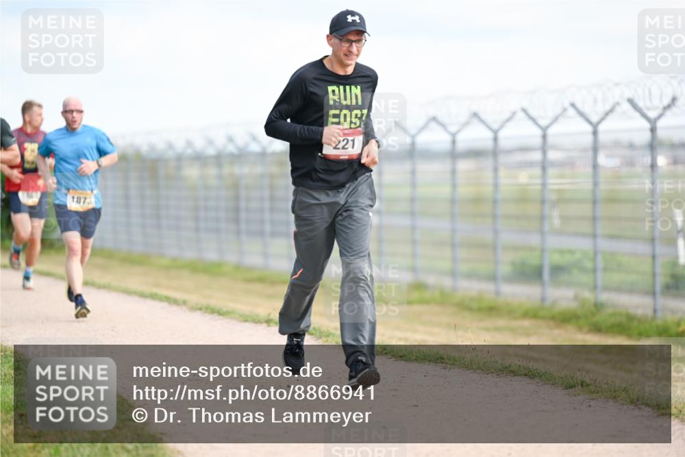 14.09.2025 - Airport Race Dr. Thomas Lammeyer http://msf.ph/oto/8866941 14.09.2025 12:07:44 Laufen 1873, 221 meine-sportfotos.de