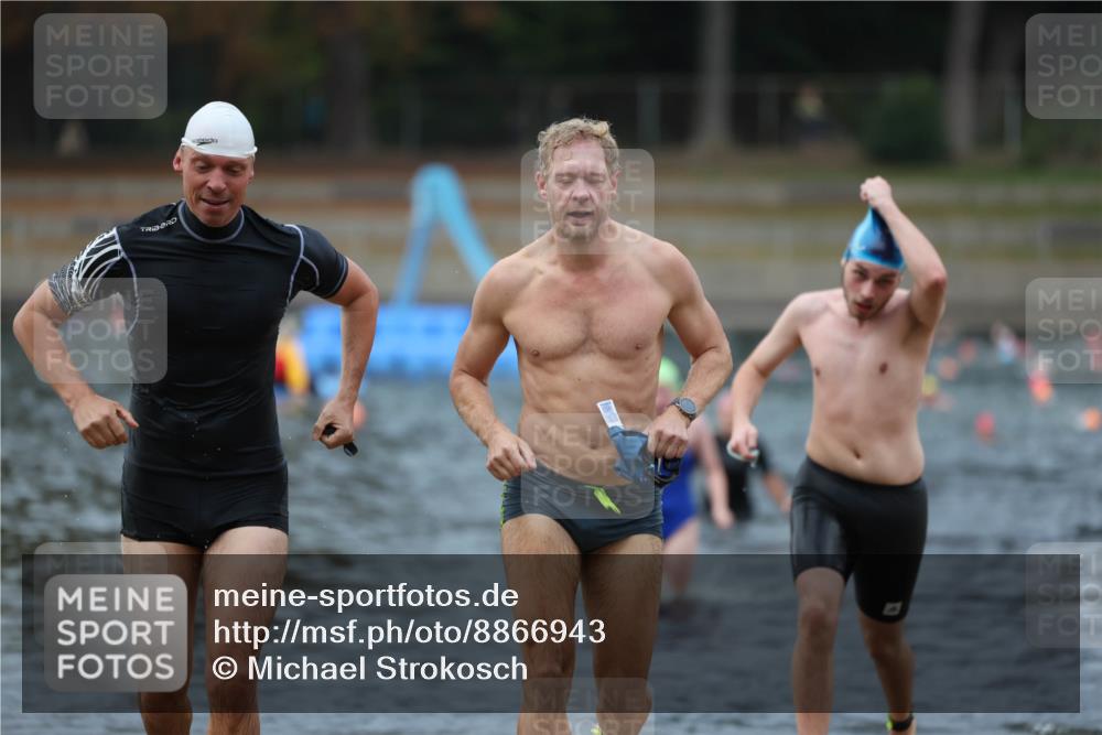 14.09.2025 - Stadtparktriathlon Michael Strokosch http://msf.ph/oto/8866943 14.09.2025 09:48:25 Schwimmen 525, 544, 550, 573, 577, 614, 617 meine-sportfotos.de