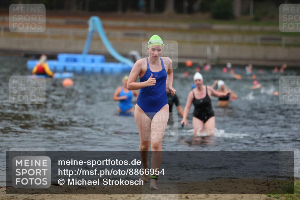 14.09.2025 - Stadtparktriathlon Michael Strokosch http://msf.ph/oto/8866954 14.09.2025 09:48:31 Schwimmen 544, 550, 573, 618 meine-sportfotos.de