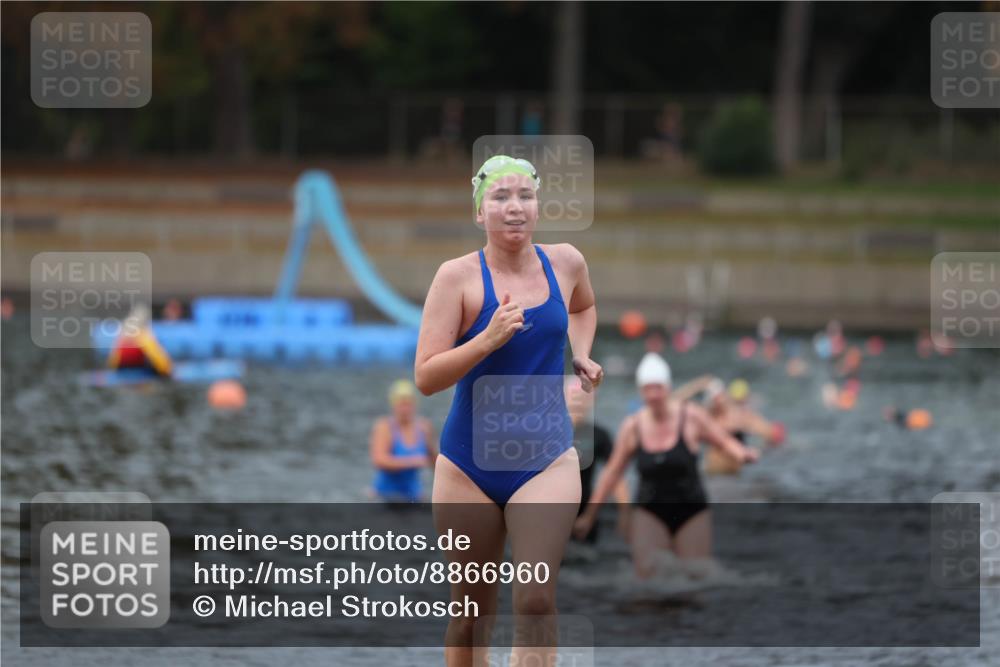 14.09.2025 - Stadtparktriathlon Michael Strokosch http://msf.ph/oto/8866960 14.09.2025 09:48:32 Schwimmen 544, 618 meine-sportfotos.de