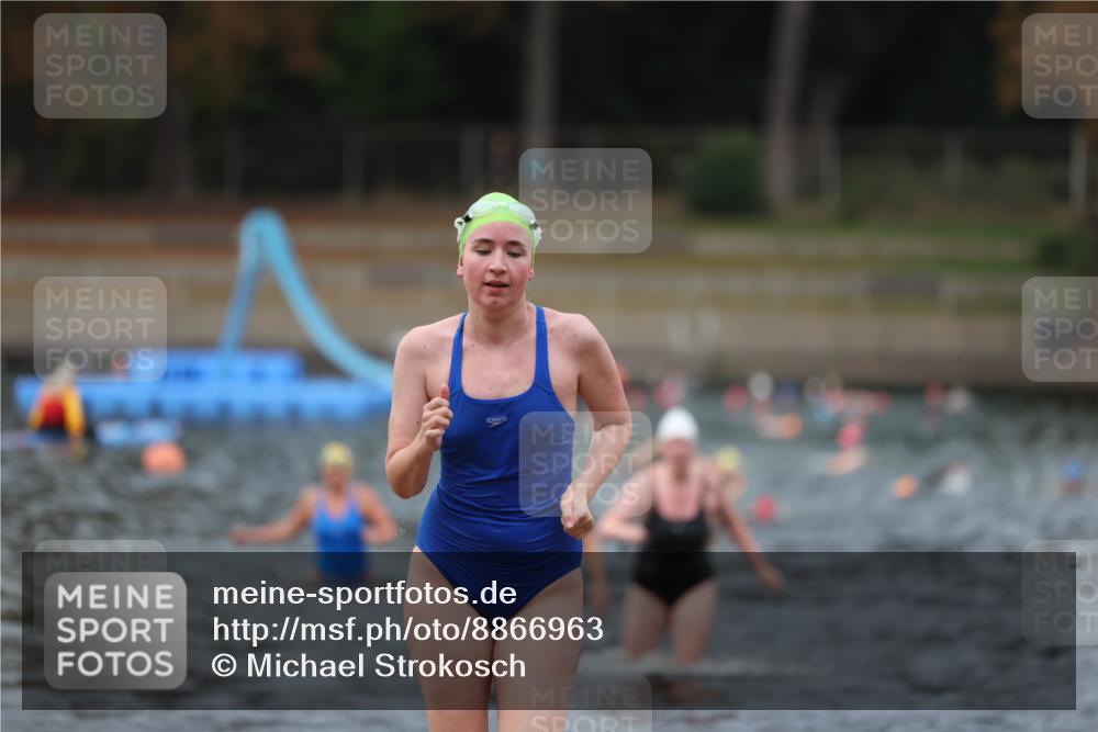 14.09.2025 - Stadtparktriathlon Michael Strokosch http://msf.ph/oto/8866963 14.09.2025 09:48:33 Schwimmen 544, 618 meine-sportfotos.de