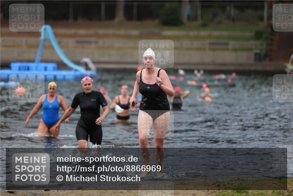 14.09.2025 - Stadtparktriathlon Michael Strokosch http://msf.ph/oto/8866969 14.09.2025 09:48:37 Schwimmen 544, 587, 591, 618 meine-sportfotos.de