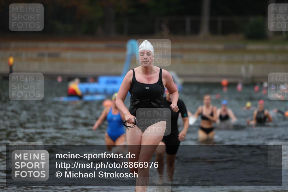 14.09.2025 - Stadtparktriathlon Michael Strokosch http://msf.ph/oto/8866976 14.09.2025 09:48:39 Schwimmen 587, 591, 618 meine-sportfotos.de