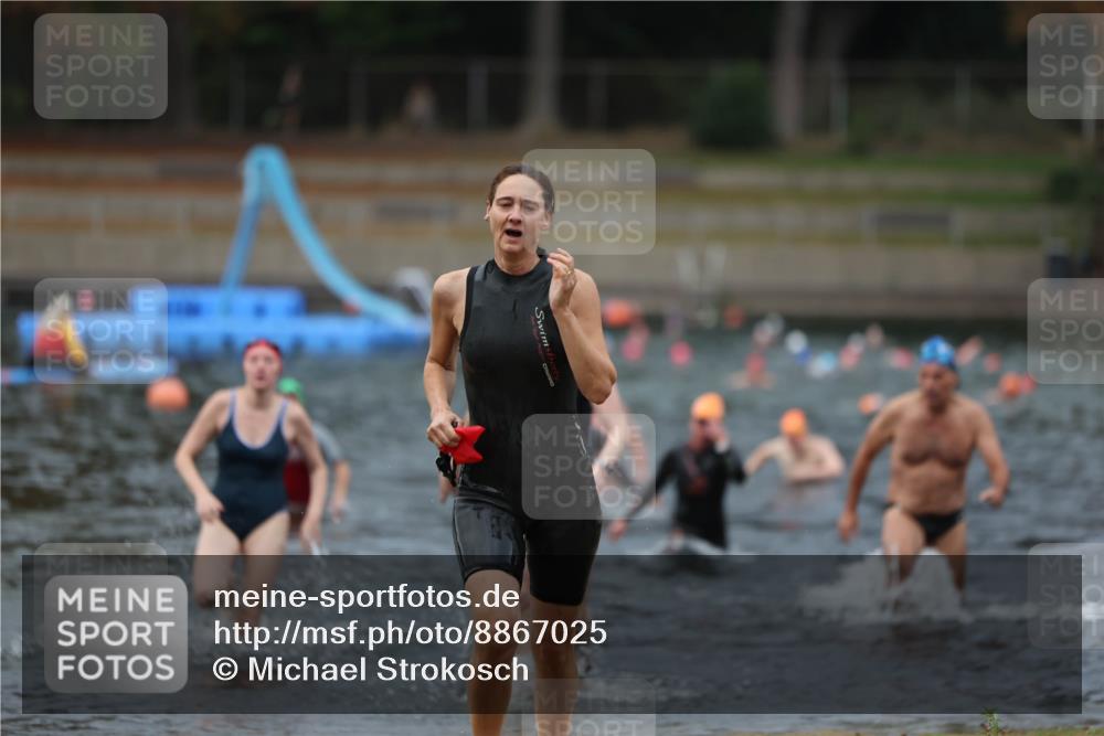 14.09.2025 - Stadtparktriathlon Michael Strokosch http://msf.ph/oto/8867025 14.09.2025 09:49:01 Schwimmen 521, 557, 565, 567, 585 meine-sportfotos.de