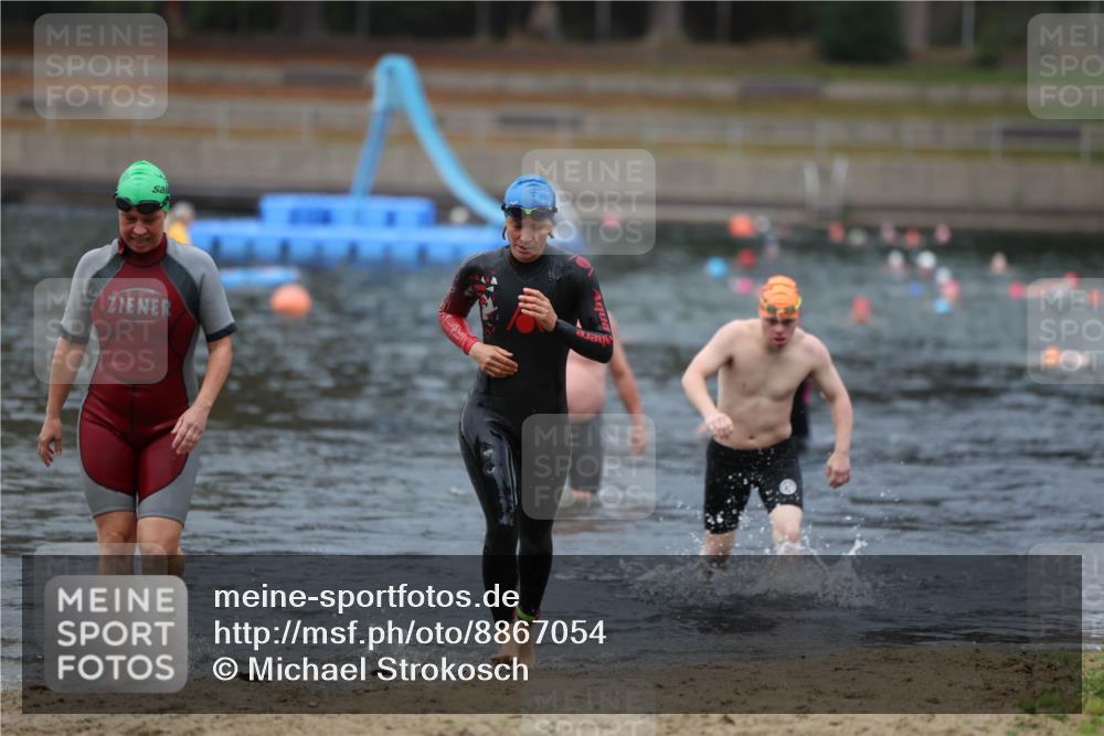 14.09.2025 - Stadtparktriathlon Michael Strokosch http://msf.ph/oto/8867054 14.09.2025 09:49:16 Schwimmen 517, 527, 565, 607 meine-sportfotos.de