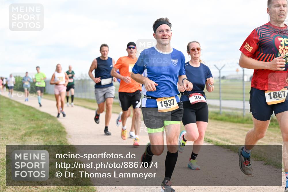 14.09.2025 - Airport Race Dr. Thomas Lammeyer http://msf.ph/oto/8867074 14.09.2025 12:07:53 Laufen 1537, 26, 2018, 35, 1867 meine-sportfotos.de