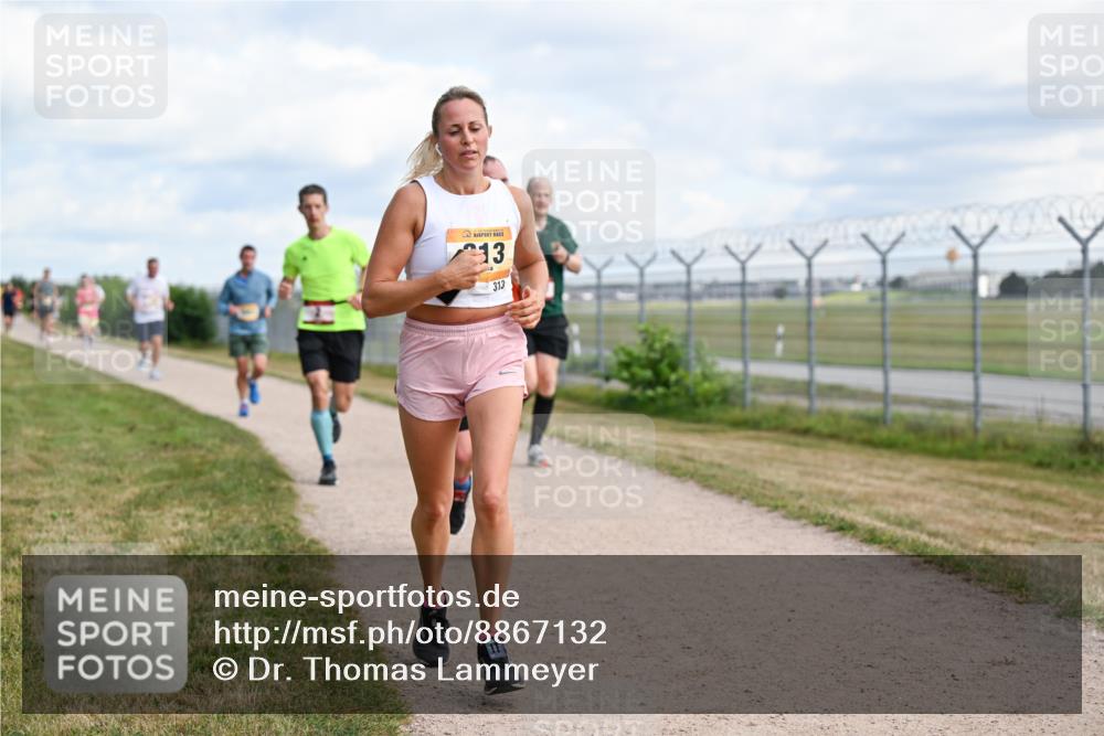 14.09.2025 - Airport Race Dr. Thomas Lammeyer http://msf.ph/oto/8867132 14.09.2025 12:07:56 Laufen 13, 313 meine-sportfotos.de