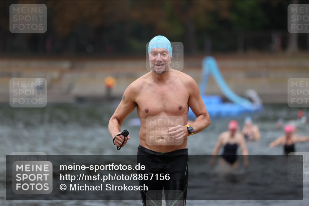 14.09.2025 - Stadtparktriathlon Michael Strokosch http://msf.ph/oto/8867156 14.09.2025 09:50:08 Schwimmen 513, 546, 561, 600 meine-sportfotos.de