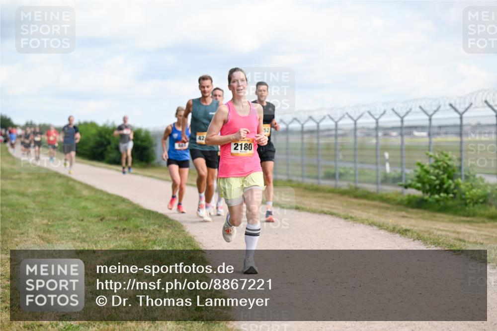 14.09.2025 - Airport Race Dr. Thomas Lammeyer http://msf.ph/oto/8867221 14.09.2025 12:08:06 Laufen 42, 2180 meine-sportfotos.de