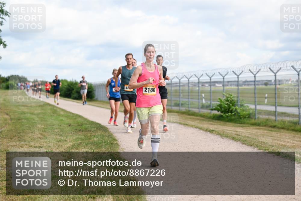 14.09.2025 - Airport Race Dr. Thomas Lammeyer http://msf.ph/oto/8867226 14.09.2025 12:08:07 Laufen 42, 2180 meine-sportfotos.de