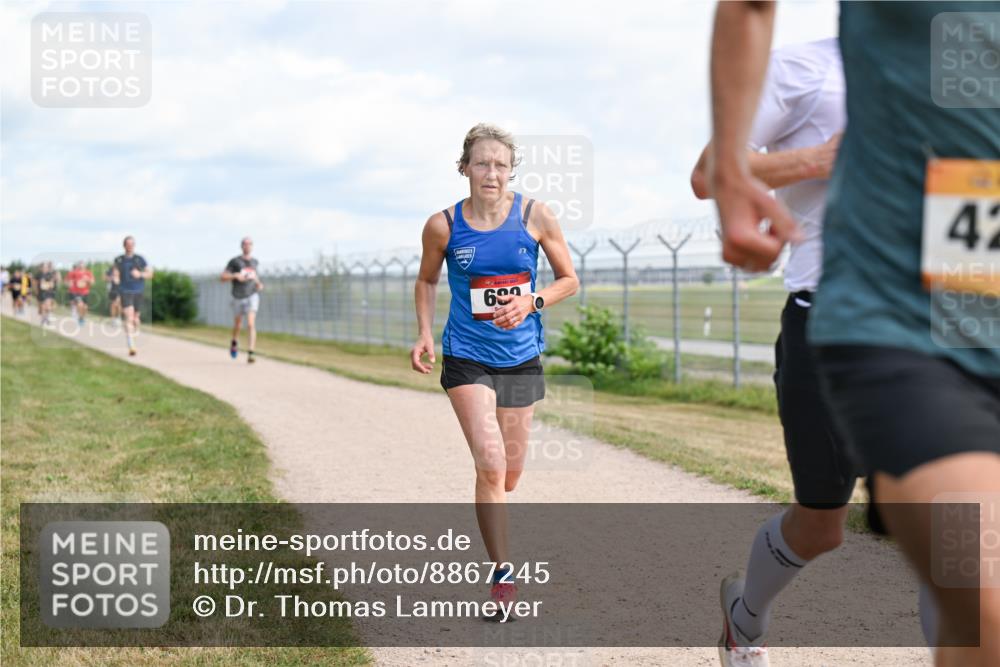 14.09.2025 - Airport Race Dr. Thomas Lammeyer http://msf.ph/oto/8867245 14.09.2025 12:08:11 Laufen 699, 42 meine-sportfotos.de