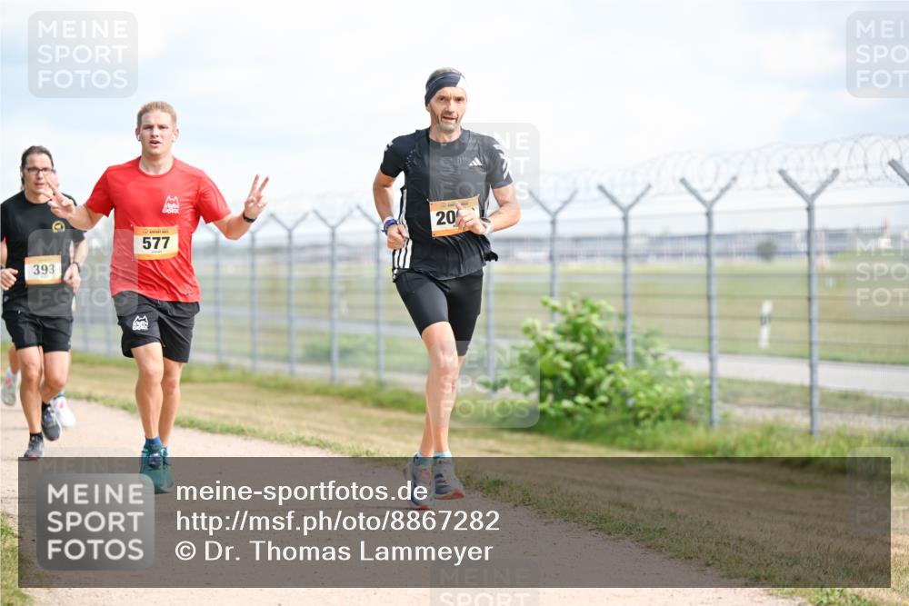 14.09.2025 - Airport Race Dr. Thomas Lammeyer http://msf.ph/oto/8867282 14.09.2025 12:08:23 Laufen 20, 393, 577 meine-sportfotos.de