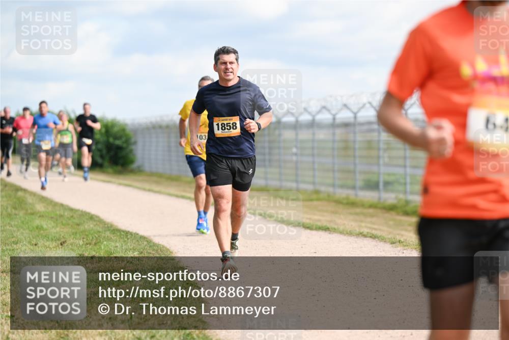 14.09.2025 - Airport Race Dr. Thomas Lammeyer http://msf.ph/oto/8867307 14.09.2025 12:08:29 Laufen 103, 1858, 64 meine-sportfotos.de