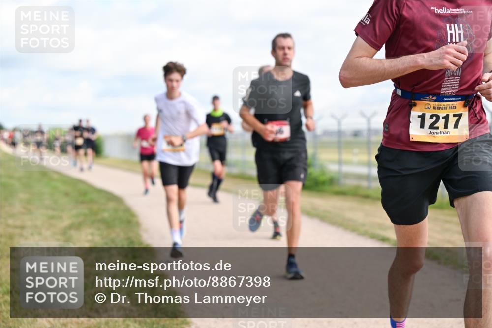 14.09.2025 - Airport Race Dr. Thomas Lammeyer http://msf.ph/oto/8867398 14.09.2025 12:08:46 Laufen 2, 42, 1217 meine-sportfotos.de
