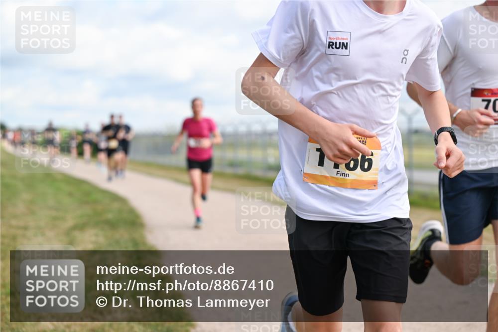 14.09.2025 - Airport Race Dr. Thomas Lammeyer http://msf.ph/oto/8867410 14.09.2025 12:08:48 Laufen 00, 1706, 70 meine-sportfotos.de