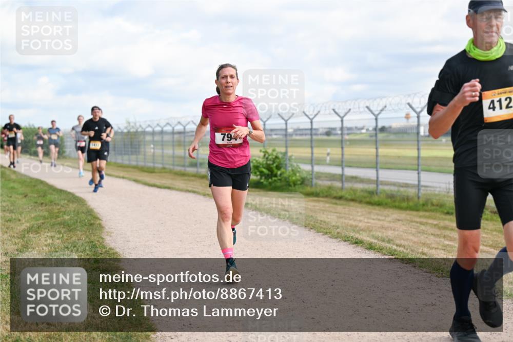 14.09.2025 - Airport Race Dr. Thomas Lammeyer http://msf.ph/oto/8867413 14.09.2025 12:08:49 Laufen 7944, 412 meine-sportfotos.de