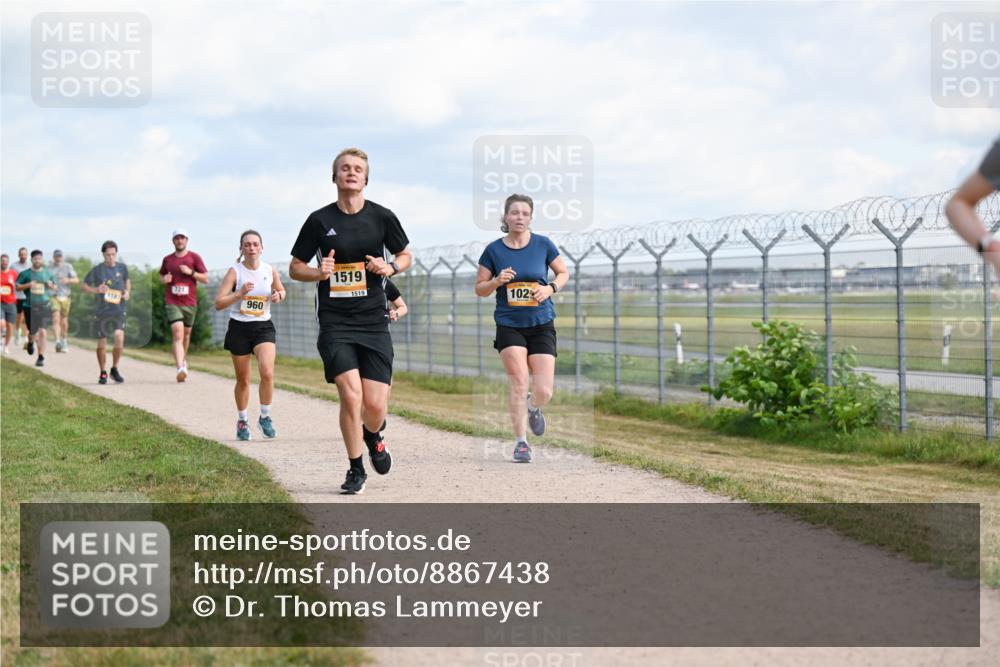 14.09.2025 - Airport Race Dr. Thomas Lammeyer http://msf.ph/oto/8867438 14.09.2025 12:08:56 Laufen 1187, 721, 960, 1519, 1519, 102 meine-sportfotos.de