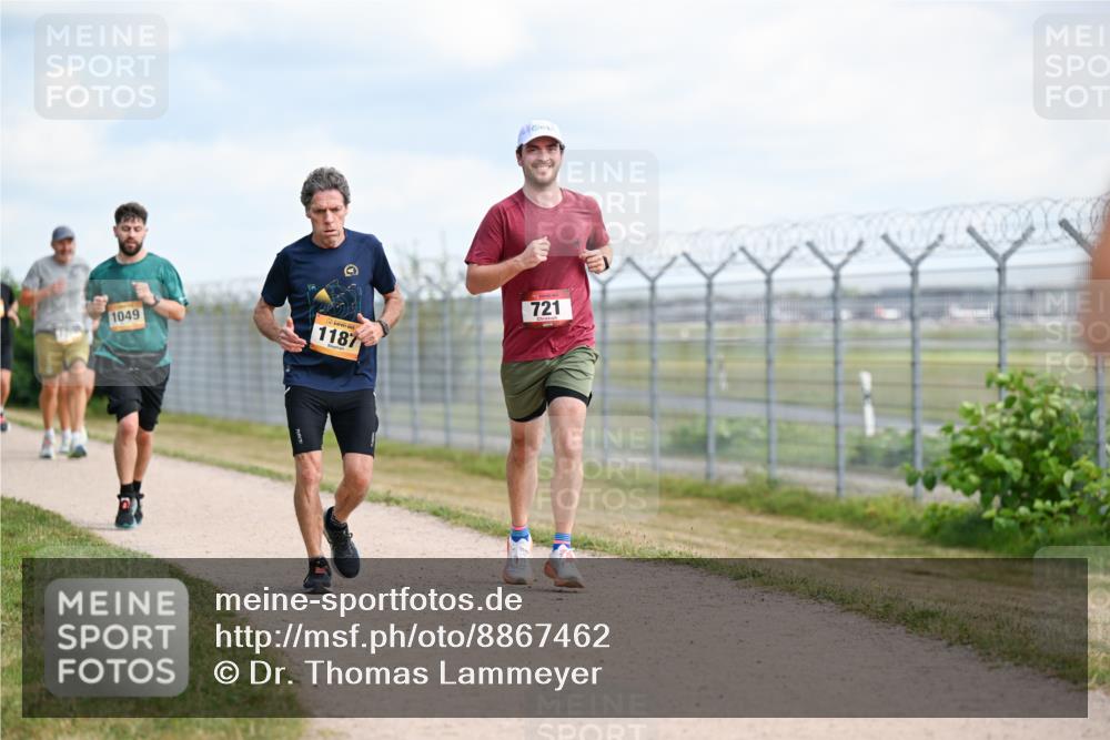 14.09.2025 - Airport Race Dr. Thomas Lammeyer http://msf.ph/oto/8867462 14.09.2025 12:09:01 Laufen 1049, 1187, 721 meine-sportfotos.de