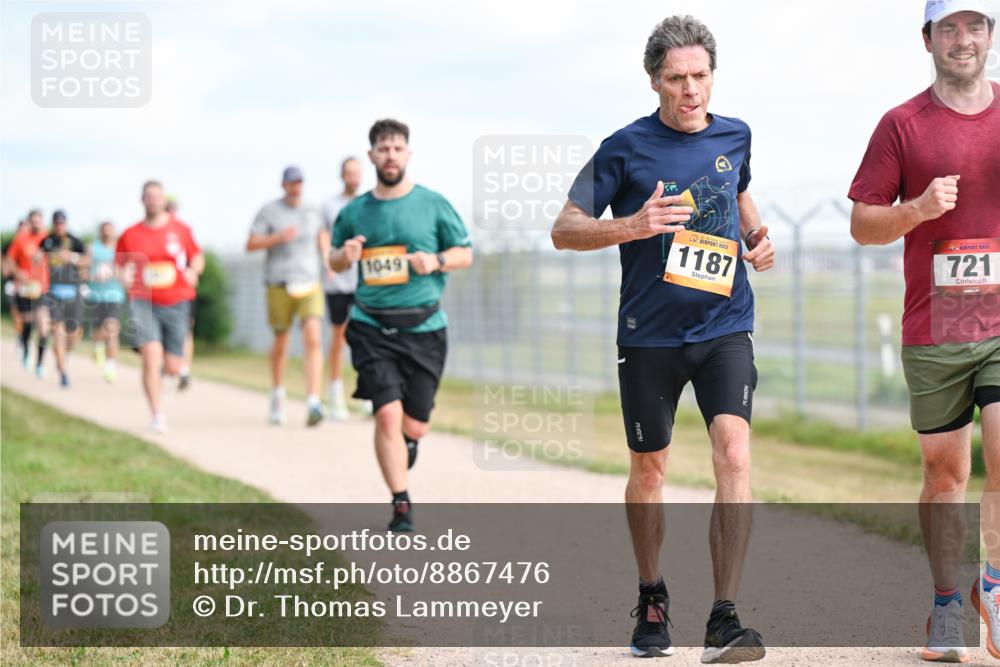 14.09.2025 - Airport Race Dr. Thomas Lammeyer http://msf.ph/oto/8867476 14.09.2025 12:09:04 Laufen 1049, 1187, 721 meine-sportfotos.de