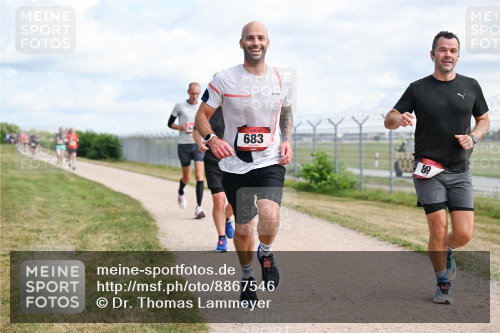 14.09.2025 - Airport Race Dr. Thomas Lammeyer http://msf.ph/oto/8867546 14.09.2025 12:09:17 Laufen 683, 89 meine-sportfotos.de