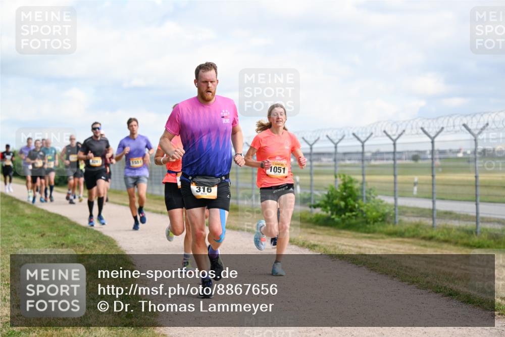 14.09.2025 - Airport Race Dr. Thomas Lammeyer http://msf.ph/oto/8867656 14.09.2025 12:09:47 Laufen 1551, 1051, 316 meine-sportfotos.de