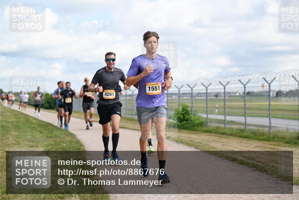 14.09.2025 - Airport Race Dr. Thomas Lammeyer http://msf.ph/oto/8867676 14.09.2025 12:09:50 Laufen 4261, 1551 meine-sportfotos.de
