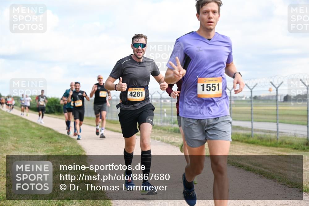 14.09.2025 - Airport Race Dr. Thomas Lammeyer http://msf.ph/oto/8867680 14.09.2025 12:09:51 Laufen 4261, 1551 meine-sportfotos.de