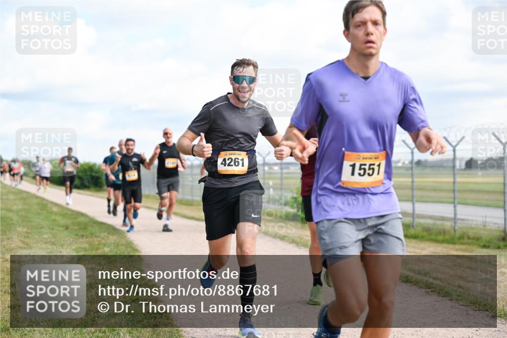14.09.2025 - Airport Race Dr. Thomas Lammeyer http://msf.ph/oto/8867681 14.09.2025 12:09:51 Laufen 4261, 1551 meine-sportfotos.de